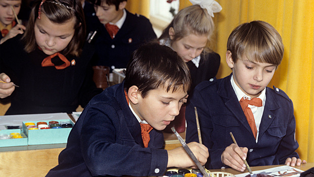 4 принципа воспитания из СССР, которые могут пригодиться сейчас 